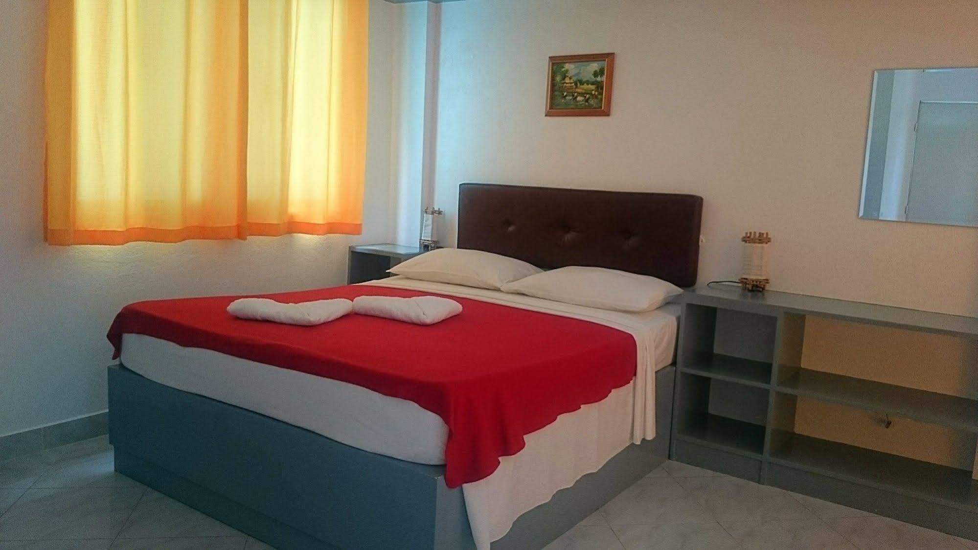 Island Jewel Inn Manoc-Manoc Dış mekan fotoğraf